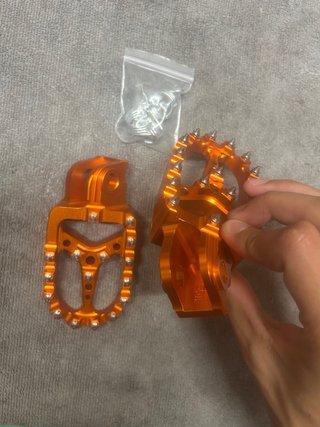 Estriberas Moto Naranja Aluminio