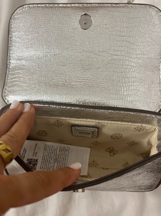 Espectacular bolso Guess Plateado elegantísimo