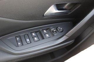 Peugeot 308 5P ALLURE PURETECH 130 SS MAN (2024)
