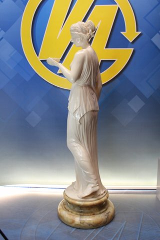 Escultura de Hebe de Thorvaldsen, diosa griega de la juventud.