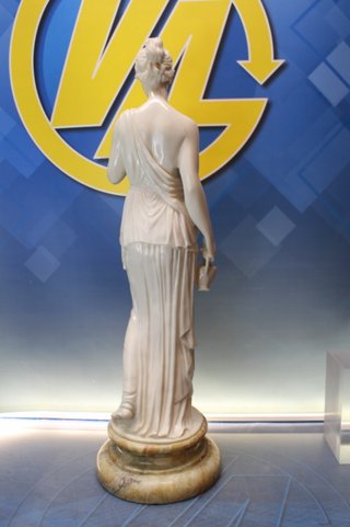 Escultura de Hebe de Thorvaldsen, diosa griega de la juventud.