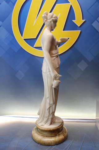 Escultura de Hebe de Thorvaldsen, diosa griega de la juventud.