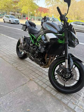 Kawasaki Z900 A2 Negra y Verde