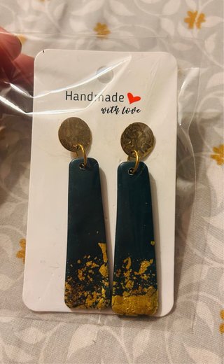 Pendientes de arcilla polimérica hechos a mano