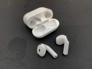 in-ear apple airpods 4 gen