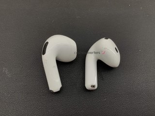 in-ear apple airpods 4 gen