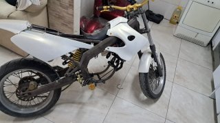 Derbi senda lista para poner un motor dos Radiador
