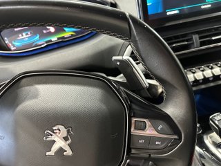 Peugeot 3008 225 eEAT8 Allure (2022)