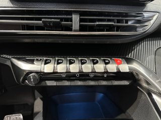 Peugeot 3008 225 eEAT8 Allure (2022)
