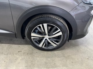Peugeot 3008 225 eEAT8 Allure (2022)
