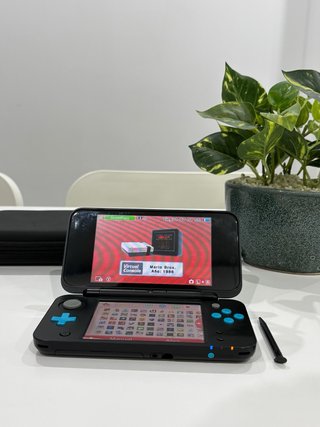 Nintendo 2DS XL Negra/Azul + Funda