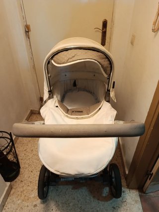 Carro de bebé blanco