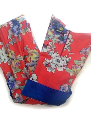 Vestido T. L rojo con flores y lazo azul