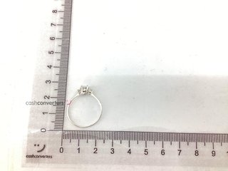 anillo oro 18k con piedra con circonita t. 18 (18,47 mm)