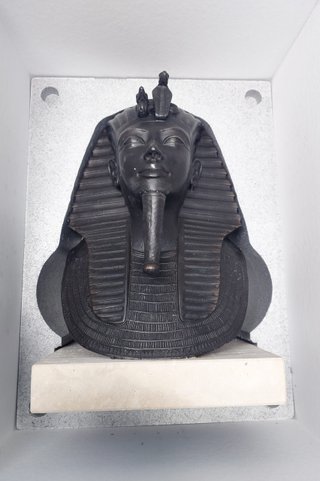 Escultura + libro: Skel, Tutankhamon 100 aniversario. Numerada y certificada.
