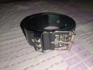 Cintura nera ecopelle borchie piramidali Punk Y2K