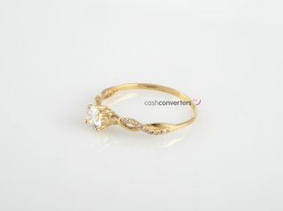 anillo oro 18k con piedra con circonita