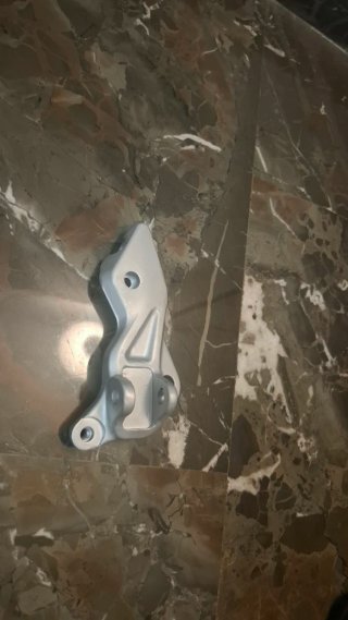 Estribera Reforzada Izquierda Aprilia Dorsoduro