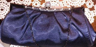 Pochette vintage raso blu con strass