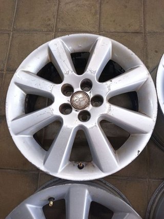 Toyota juego de llantas avensis berlina t25 101560