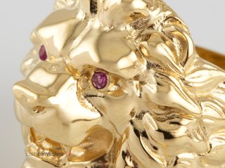 sello oro 18k con piedra con circonita