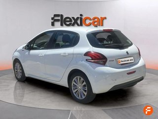 Peugeot 208 5P Signature 1.2L PureTech 81KW (110CV)