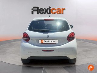 Peugeot 208 5P Signature 1.2L PureTech 81KW (110CV)