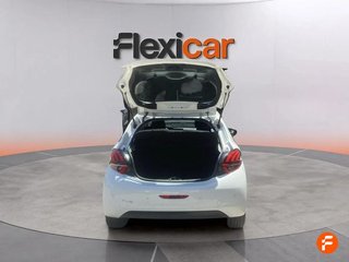 Peugeot 208 5P Signature 1.2L PureTech 81KW (110CV)