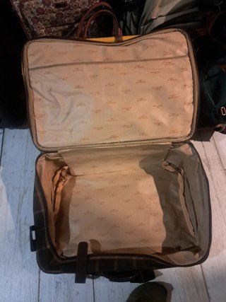 Maleta de viaje cuadros marrones y verdes