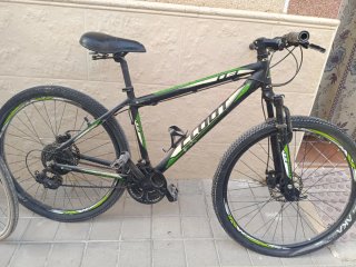 Bicicleta de Montaña Negra y Verde