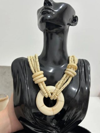 Collana vintage osso beige