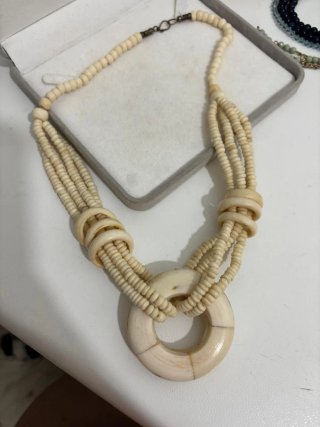 Collana vintage osso beige
