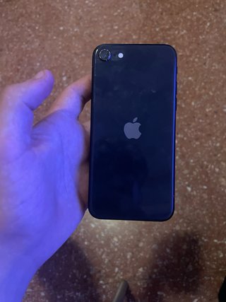 iPhone SE 2020 Negro solo reparar bateria.