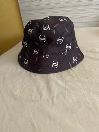 Gorro reversible Chanel negro