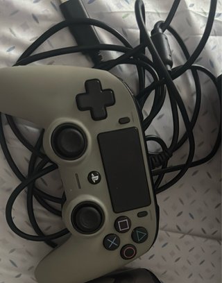 Mando PS4 Alámbrico Sony