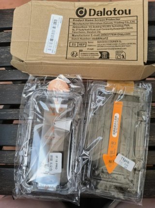 Protector Pantalla 15pro En su caja. Nuevo a estre