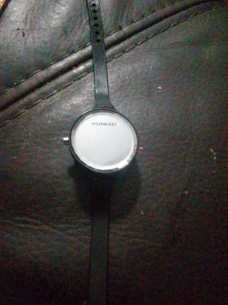 Reloj LED Mujer Negro/Blanco