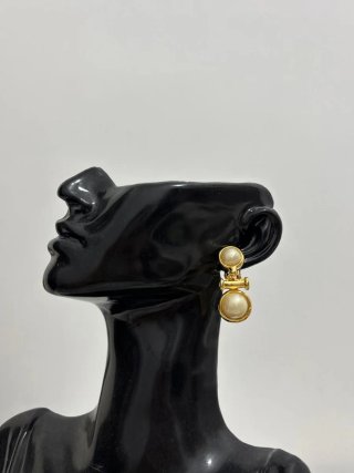 Orecchini vintage dorati con perle