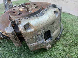 PINZA DE FRENO DELANTERA IZQUIERDA Opel Corsa E (2014->)