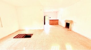 Gran parcela de 5000 m2 con 1050 m2 construidos
