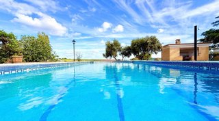 Gran parcela de 5000 m2 con 1050 m2 construidos