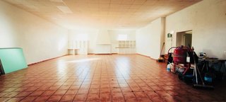 Gran parcela de 5000 m2 con 1050 m2 construidos