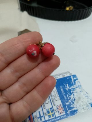 Orecchini vintage pendenti con perle rosa
