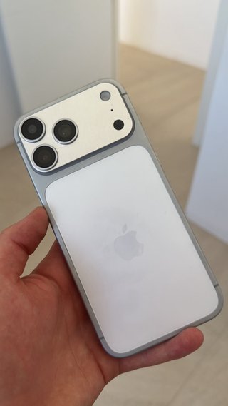 iPhone 17 Pro MaxPlata/Blanco