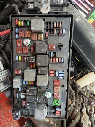 CAJA RELES / FUSIBLES Opel Insignia Berlina (2008->)