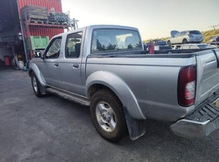 Consola central nissan 68260vj200 pickup 382512