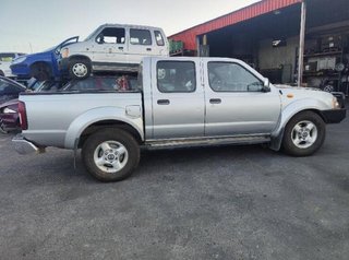 Consola central nissan 68260vj200 pickup 382512