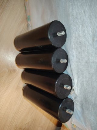 Se venden 2 bases de metal y madera tapizados