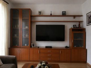 Estantería de comedor de madera