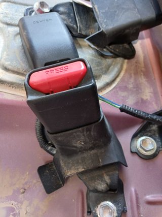 ENGANCHE CINTURON TRASERO IZQUIERDO Toyota Yaris (XP21)(2020->)